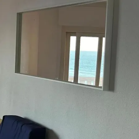 Estudio Con Piscina En 1ª Linea *