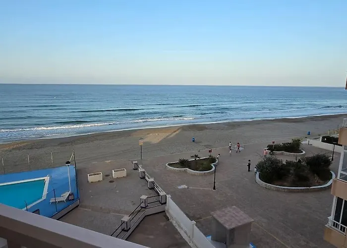 Estudio Con Piscina En 1ª Linea *