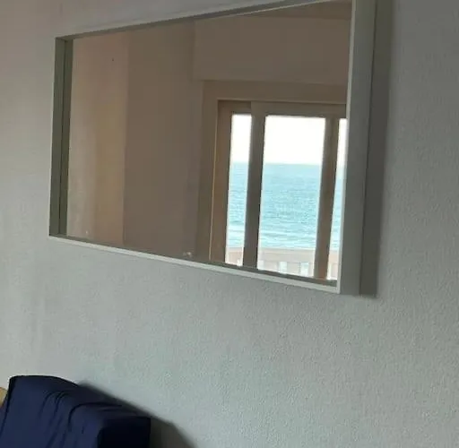 Estudio Con Piscina En 1ª Linea *